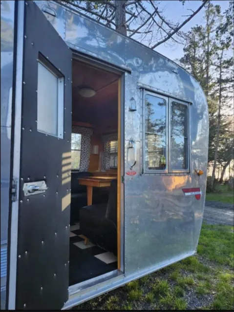 Vintage Trailer – Boles-Aero 1955 – Image 1