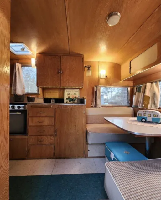Vintage Trailer – Shasta 1962 – Image 4