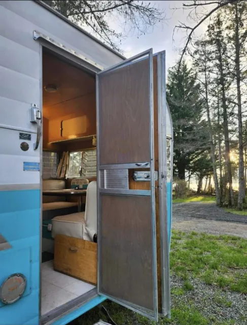 Vintage Trailer – Shasta 1962 – Image 6