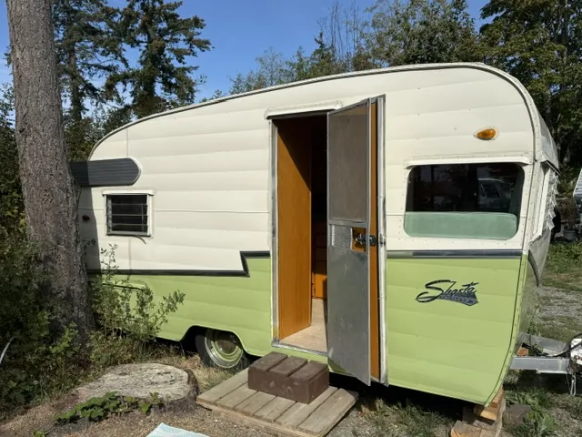 Vintage Trailer – Shasta Site 1B – Image 1